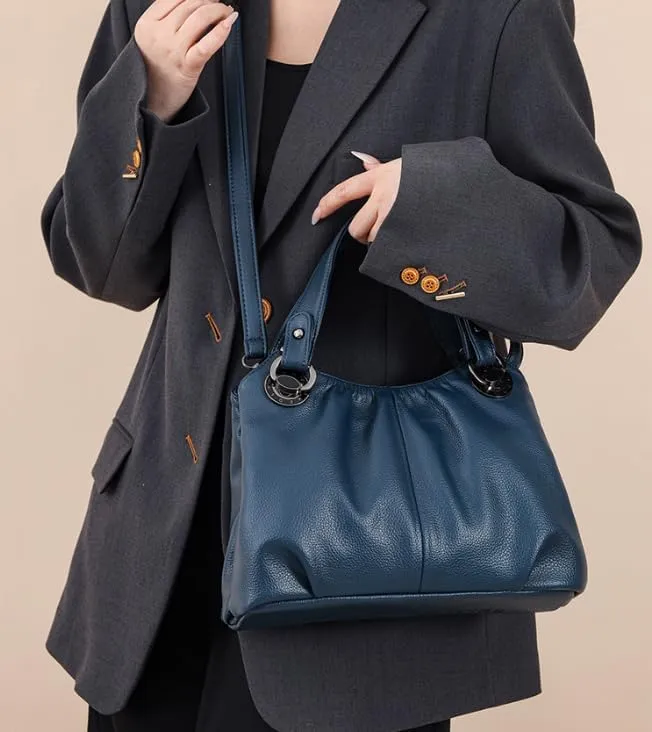 A new spring and summer crossbody handbag for women, a high-end, large-capacity, simple and pleated single-shoulder bag