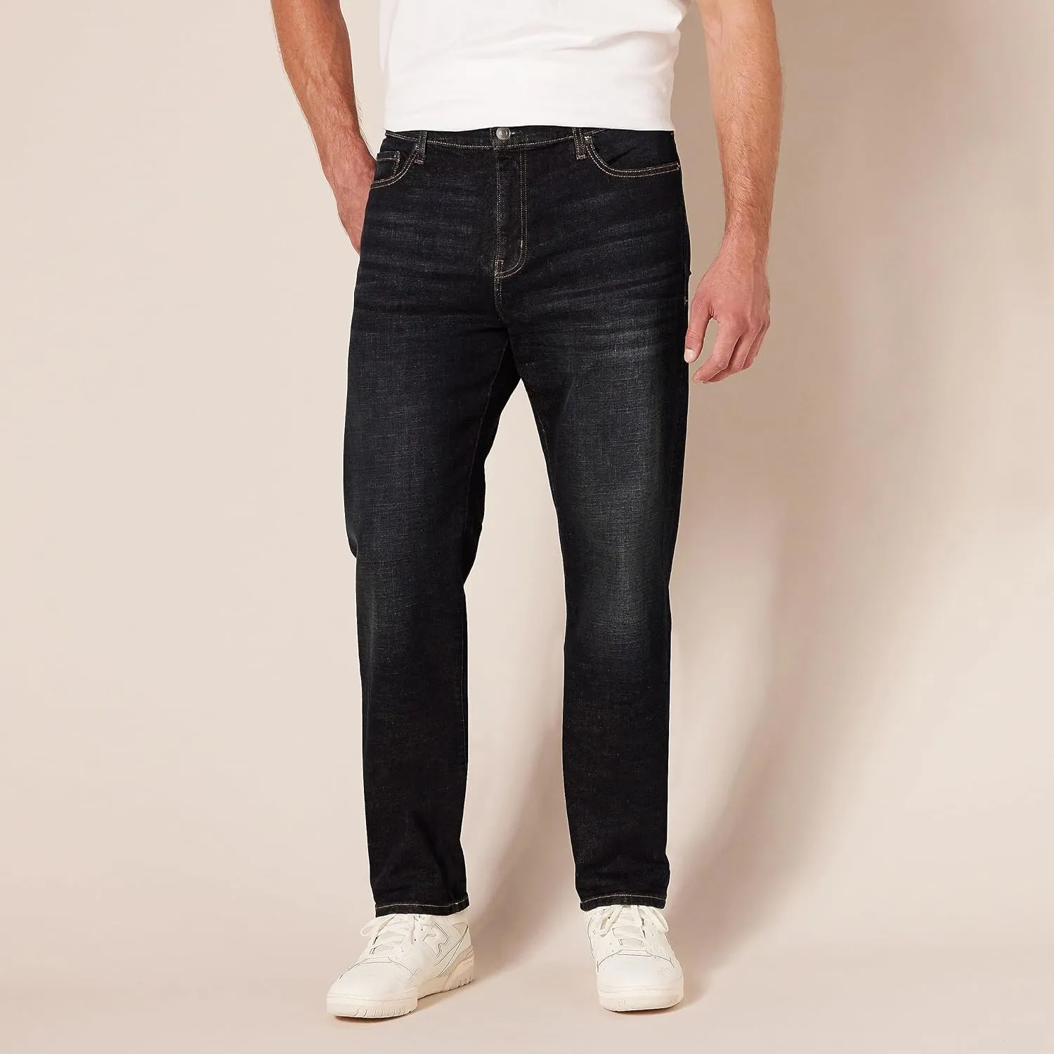 Amazon Essentials Men's Straight-Fit Stretch Jean