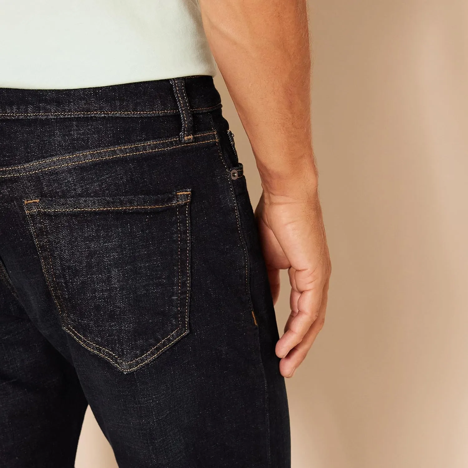 Amazon Essentials Men's Straight-Fit Stretch Jean
