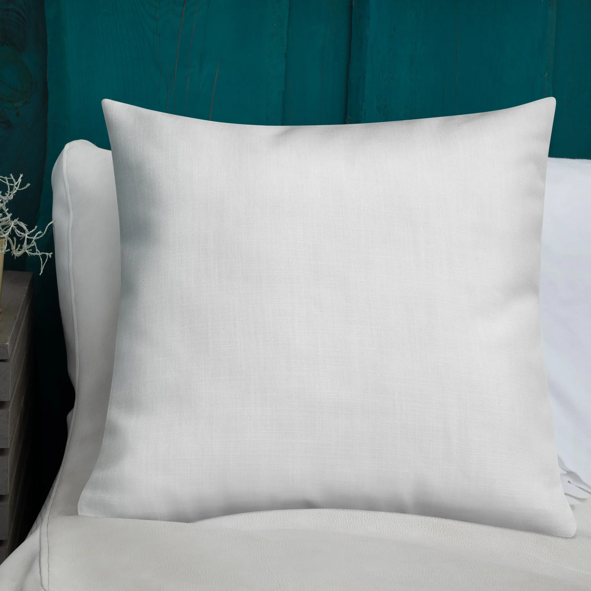 Baroque Pattern Pillow Gift – Classic Charm for Her Space