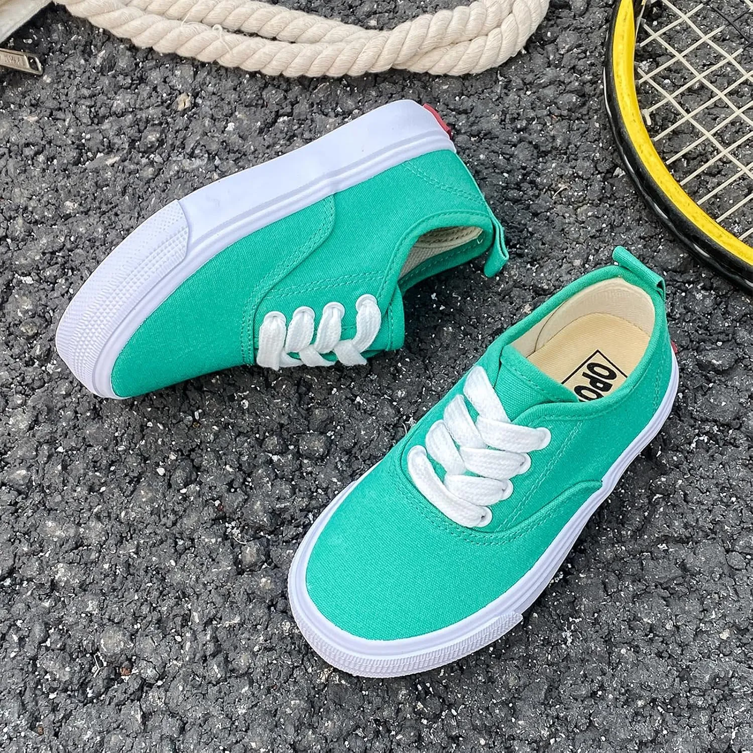 Boys and Girls Low Top Sports Shoes Lace up Canvas Children's Shoes Comfortable and Lightweight Skateboarding Shoes