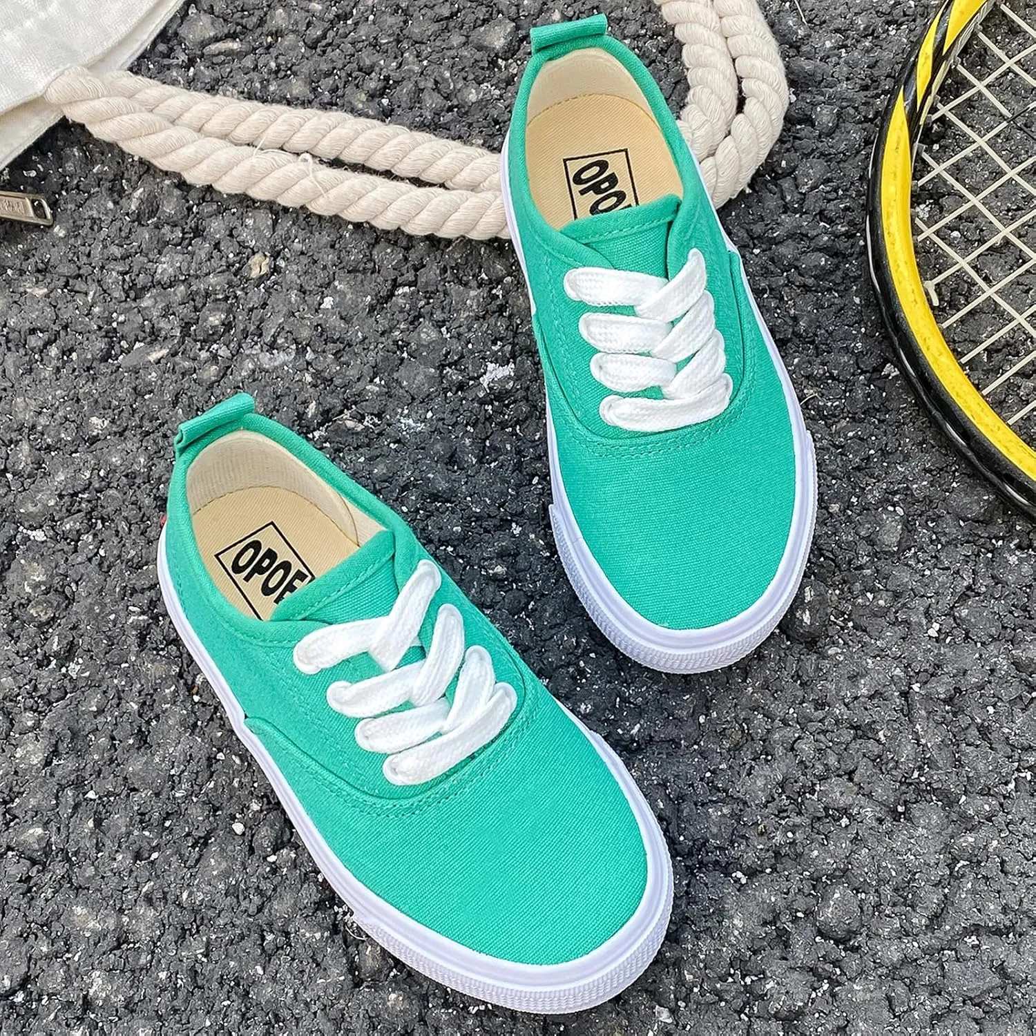Boys and Girls Low Top Sports Shoes Lace up Canvas Children's Shoes Comfortable and Lightweight Skateboarding Shoes