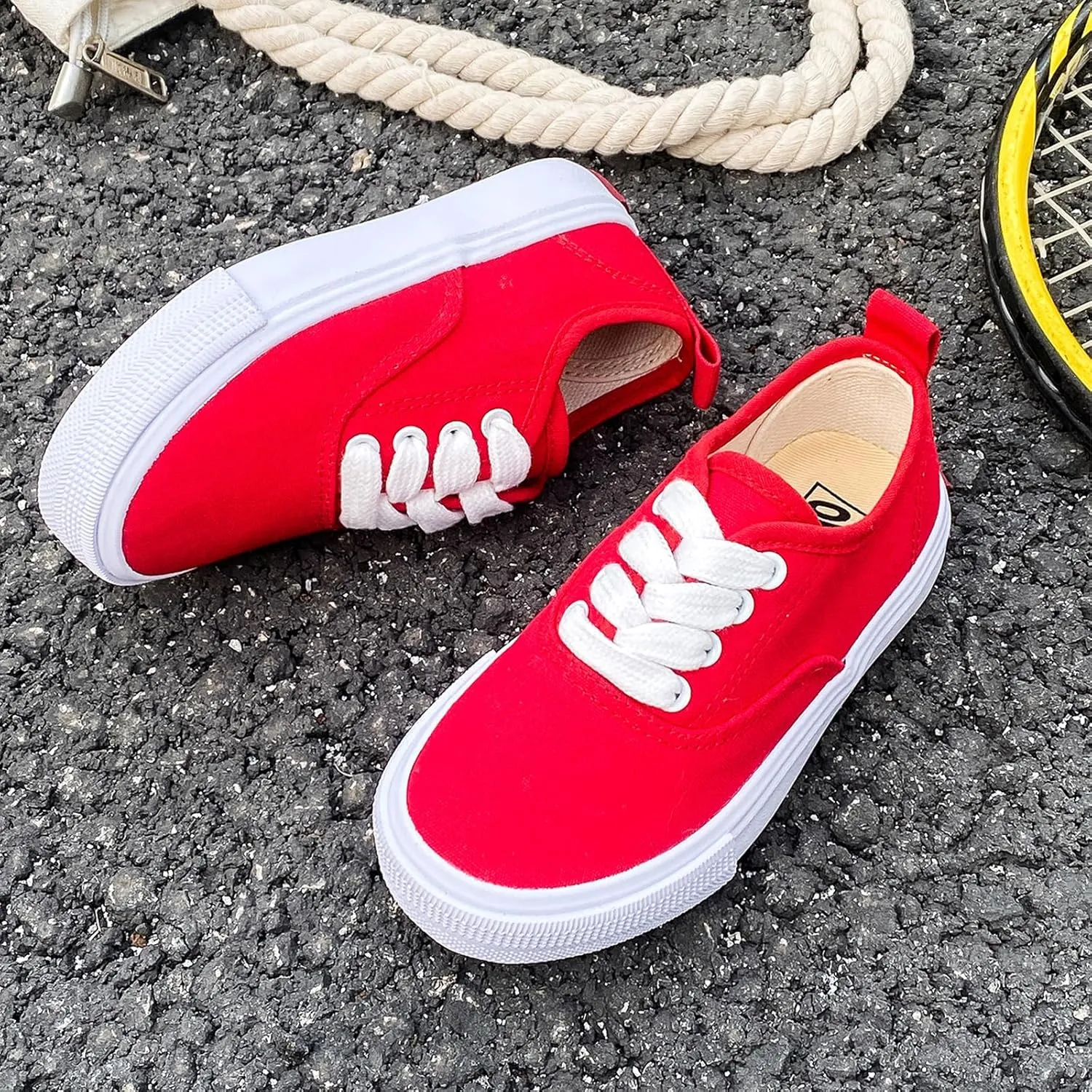 Boys and Girls Low Top Sports Shoes Lace up Canvas Children's Shoes Comfortable and Lightweight Skateboarding Shoes