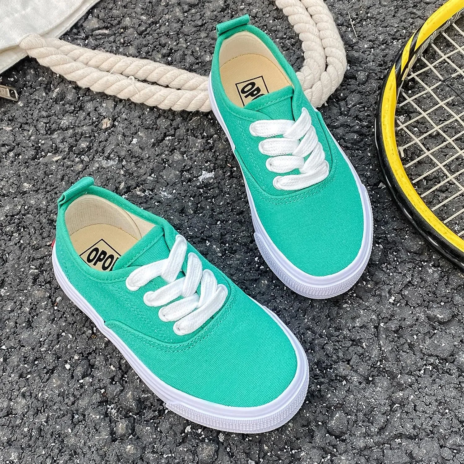 Boys and Girls Low Top Sports Shoes Lace up Canvas Children's Shoes Comfortable and Lightweight Skateboarding Shoes