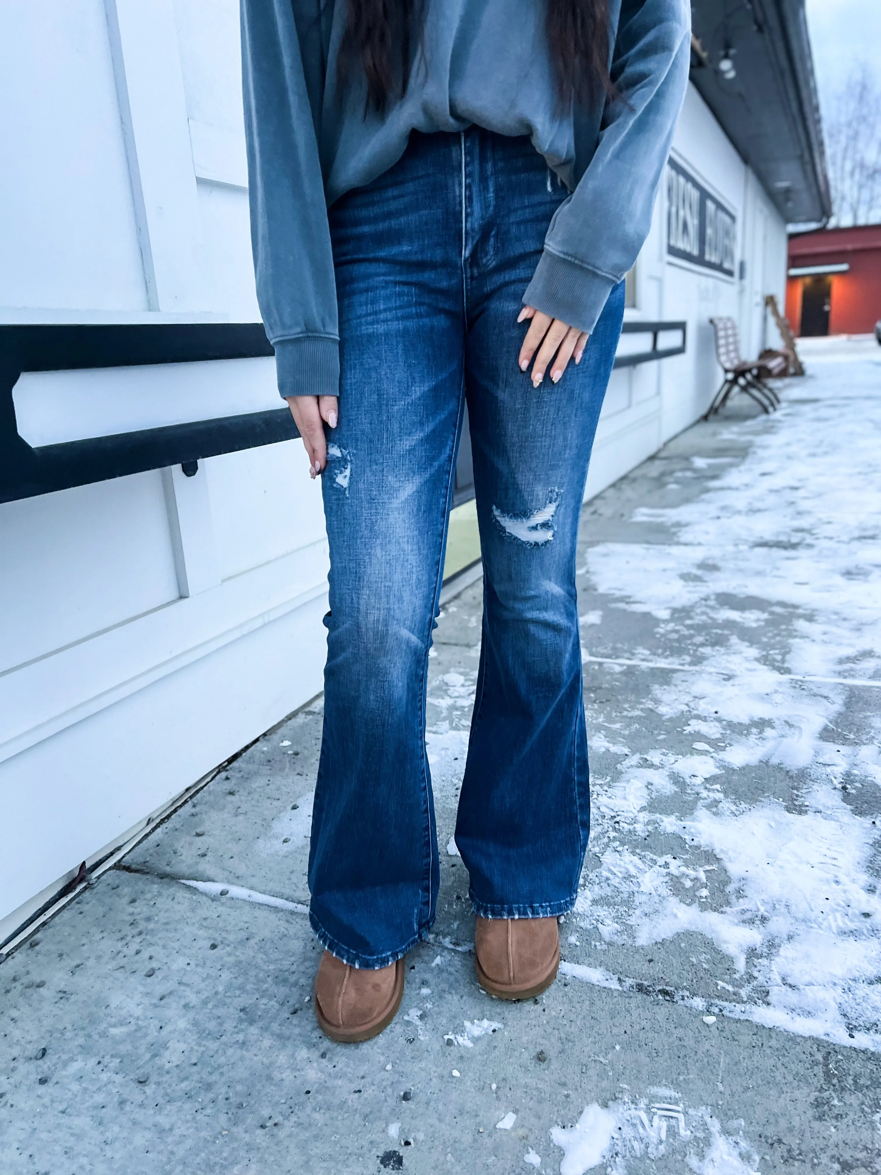 Elyse HW Contrast Distressed Flare