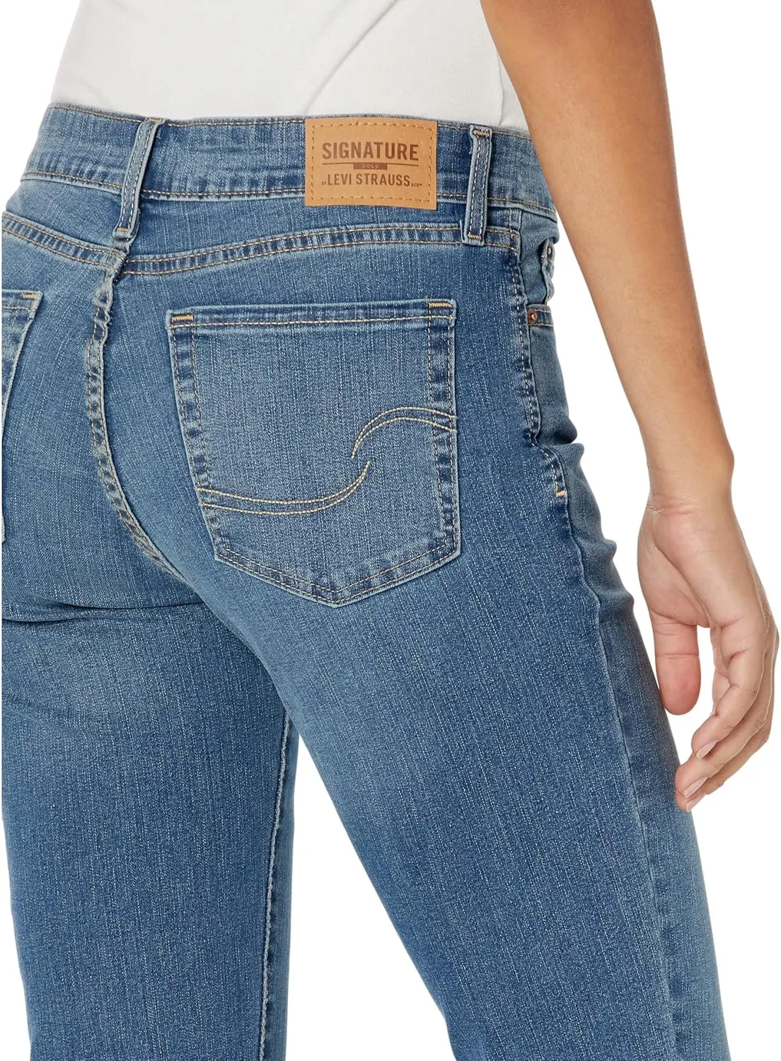 Levi Strauss Signature Gold Women's Mid Rise Slim Boyfriend Jeans (Available in Plus Size)