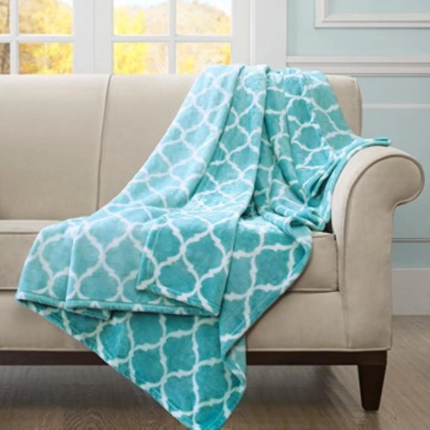 Madison Park Ogee Lightweight Throw Blanket Premium Microlight Design Spread, Oversize, Ultra Soft, Cozy Living Room Couch, Sofa, Bed, 60"x70" Aqua Plush Throw