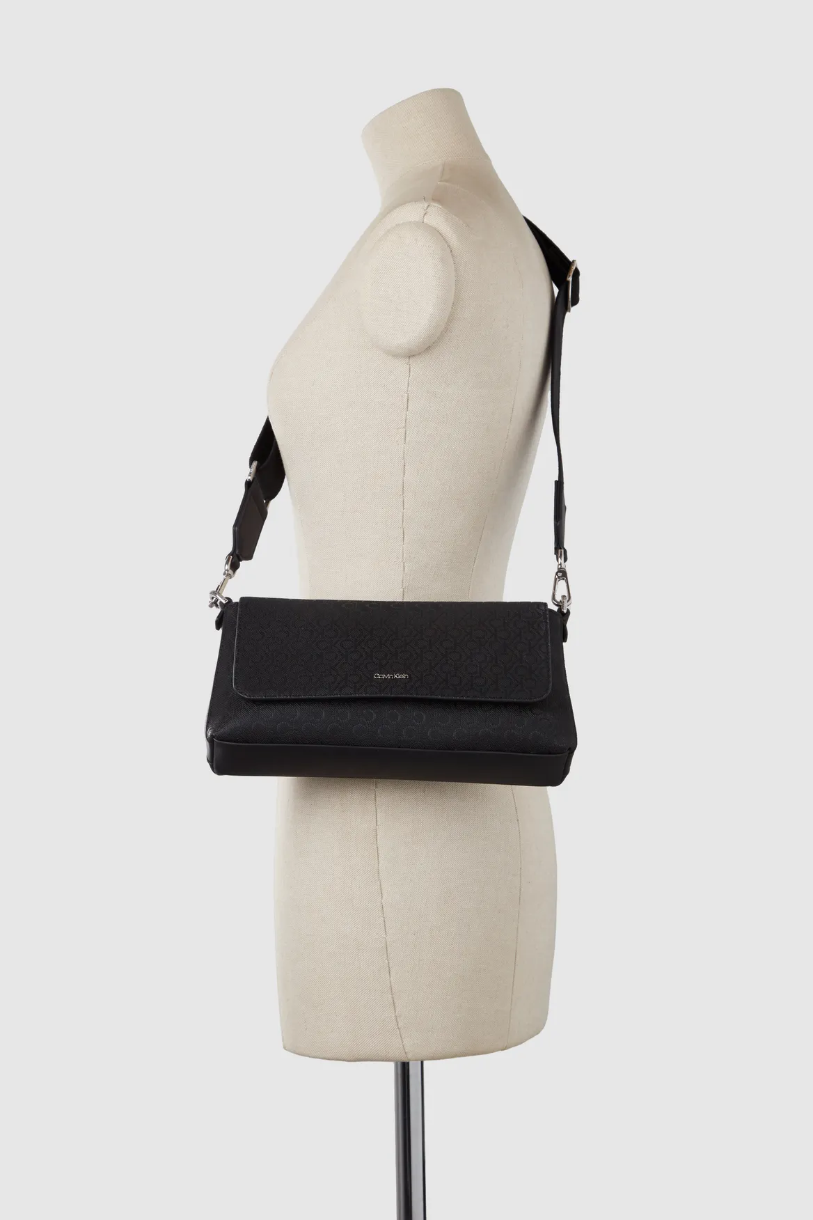 Must Shoulder Bag