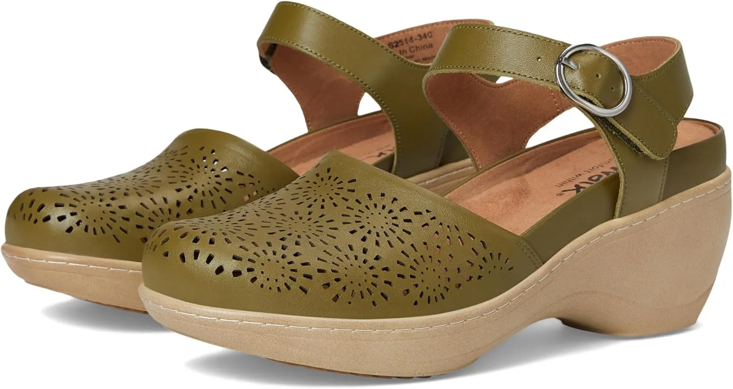 SoftWalk Women's Mabelle Perf Clog