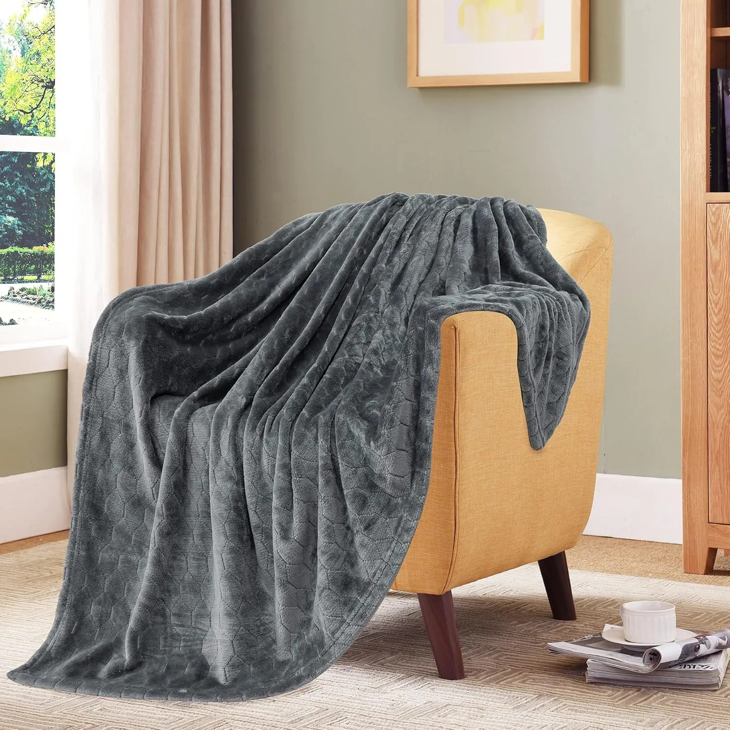 TOONOW Fleece Blanket Fuzzy Plush Throw Blanket 50" x 60", Super Soft Fluffy Bed Blanket Geometric Pattern Comfy Microfiber Flannel Blankets for Couch, Bed, Sofa, Dark Grey