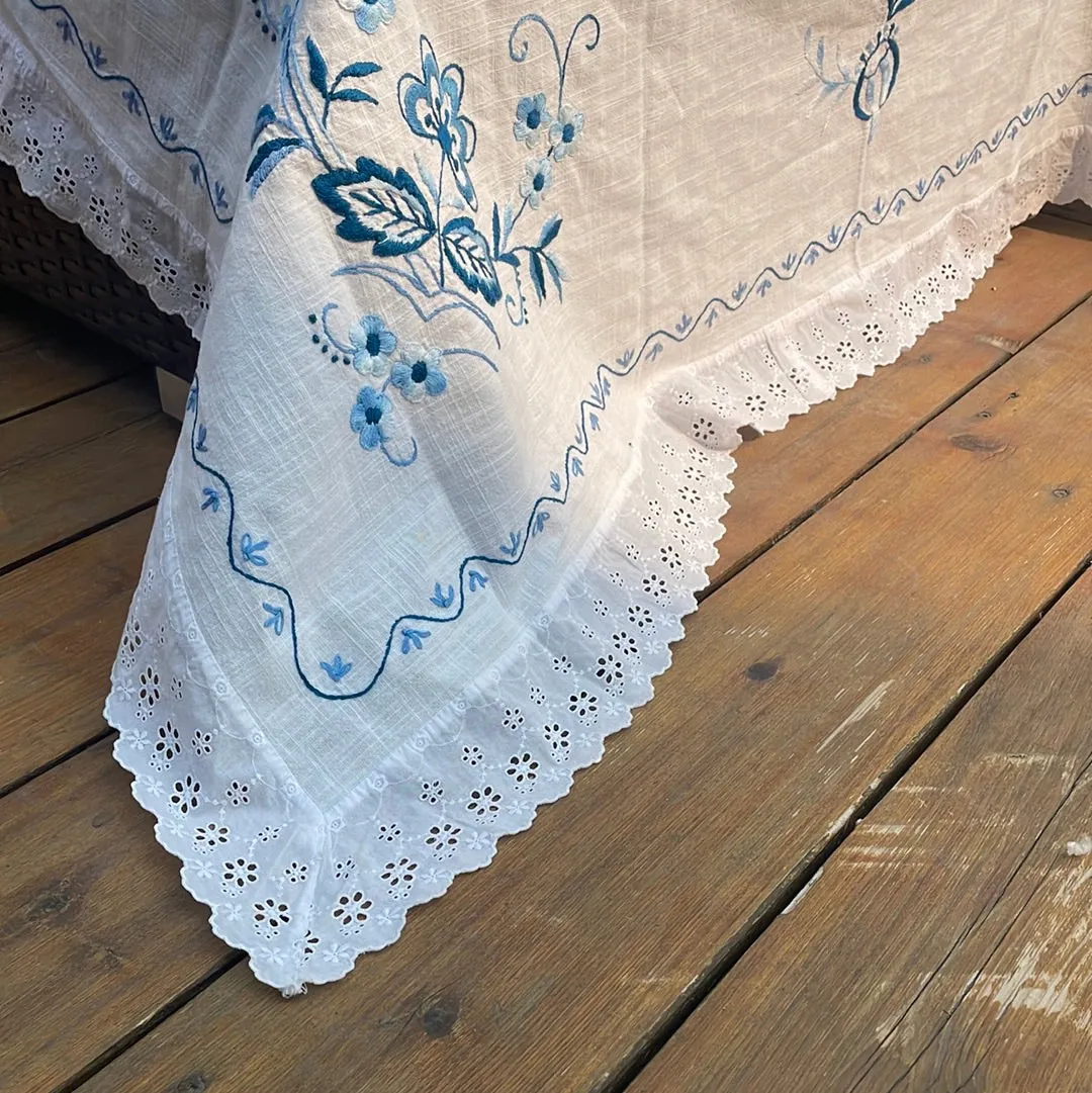 Vintage Embroidered Linen Tablecloth
