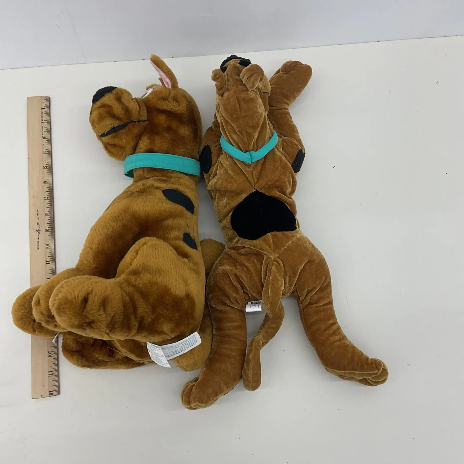 Vintage LOT 2 Hanna Barbera Cartoon Network Scooby Doo Dog Character Plush Dolls