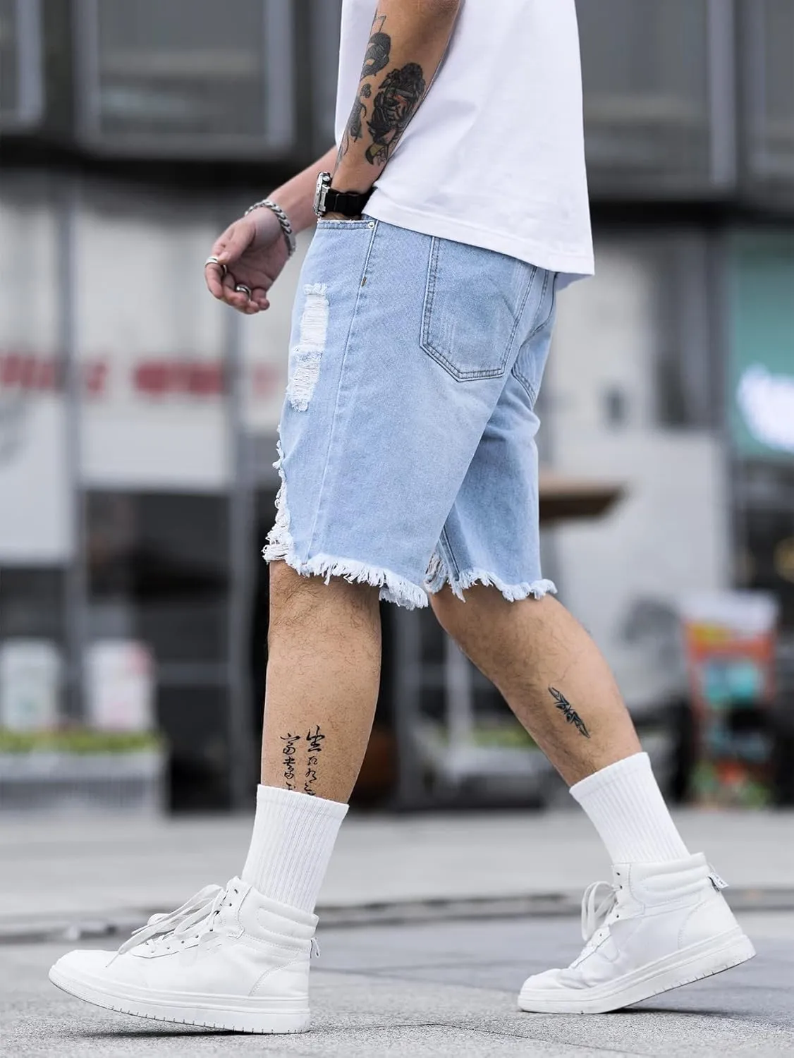 WDIRARA Men's Ripped Denim Shorts Straight Leg Raw Hem Frayed Distressed Jean Shorts Pants