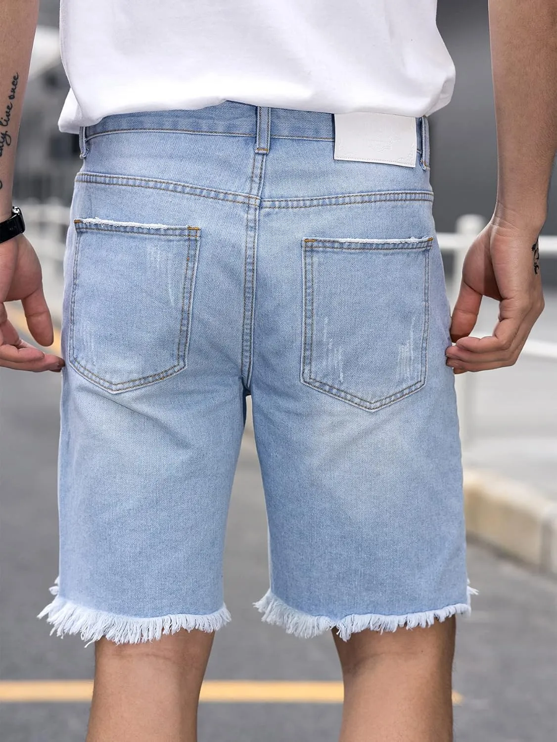WDIRARA Men's Ripped Denim Shorts Straight Leg Raw Hem Frayed Distressed Jean Shorts Pants