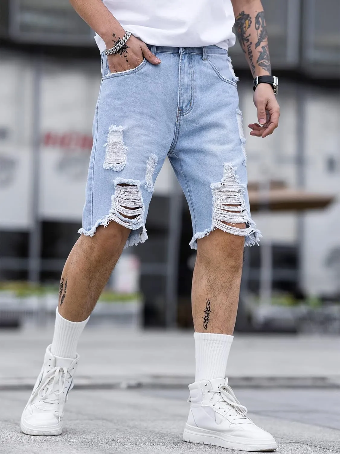 WDIRARA Men's Ripped Denim Shorts Straight Leg Raw Hem Frayed Distressed Jean Shorts Pants
