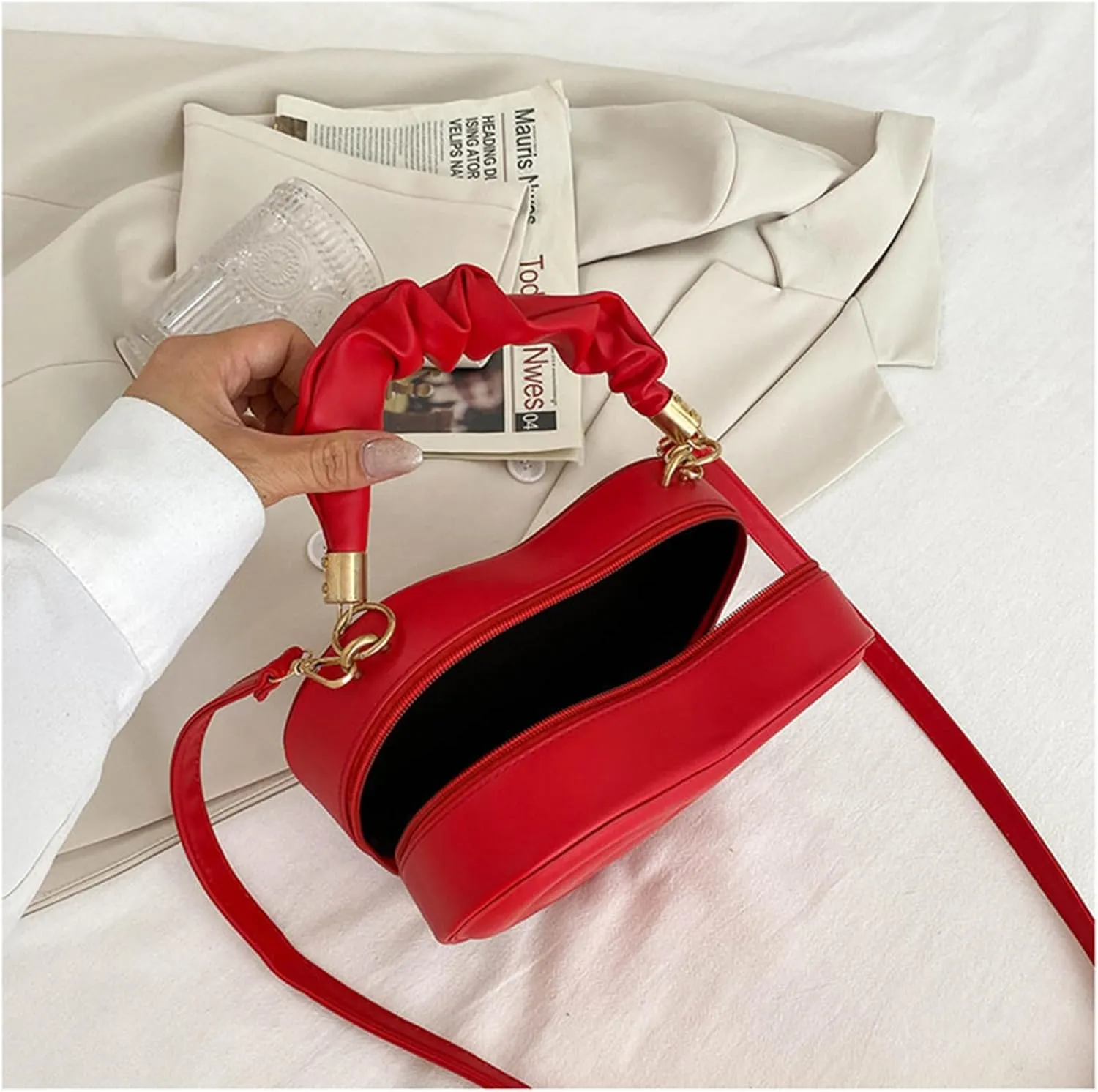 Women's Crossbody Bag Fashion Sweet Heart Shape Shoulder Bag Purse PU Leather Zipper Vintage Small Handbag