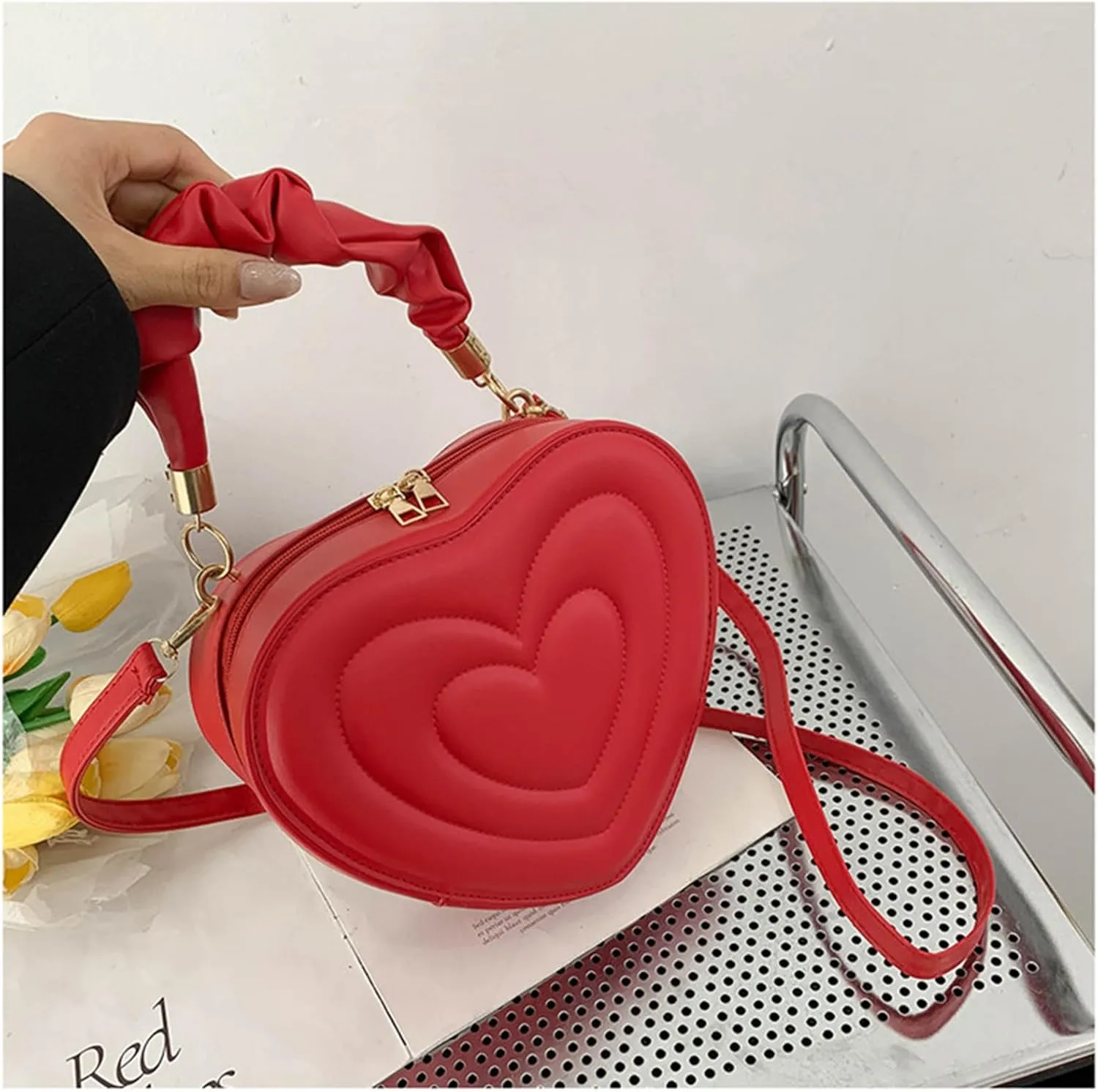 Women's Crossbody Bag Fashion Sweet Heart Shape Shoulder Bag Purse PU Leather Zipper Vintage Small Handbag